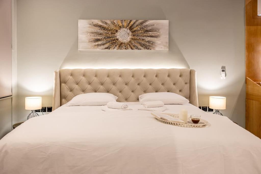 Smaragdi Luxury Jacuzzi Apartment Noho Premium Living Athén Kültér fotó
