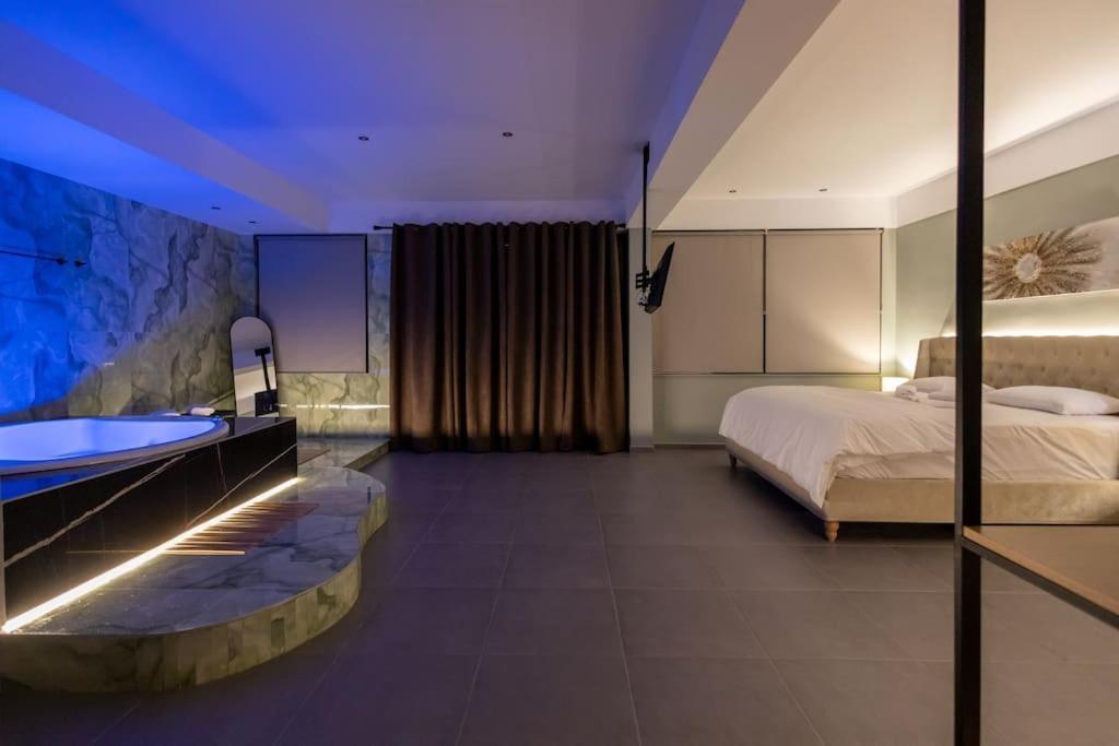 Smaragdi Luxury Jacuzzi Apartment Noho Premium Living Athén Kültér fotó