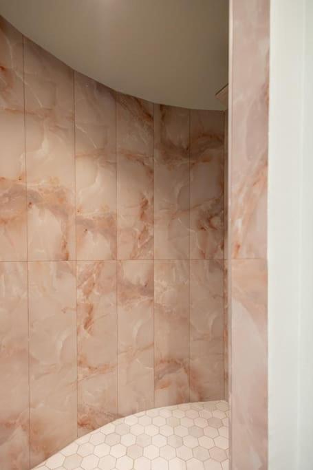 Smaragdi Luxury Jacuzzi Apartment Noho Premium Living Athén Kültér fotó