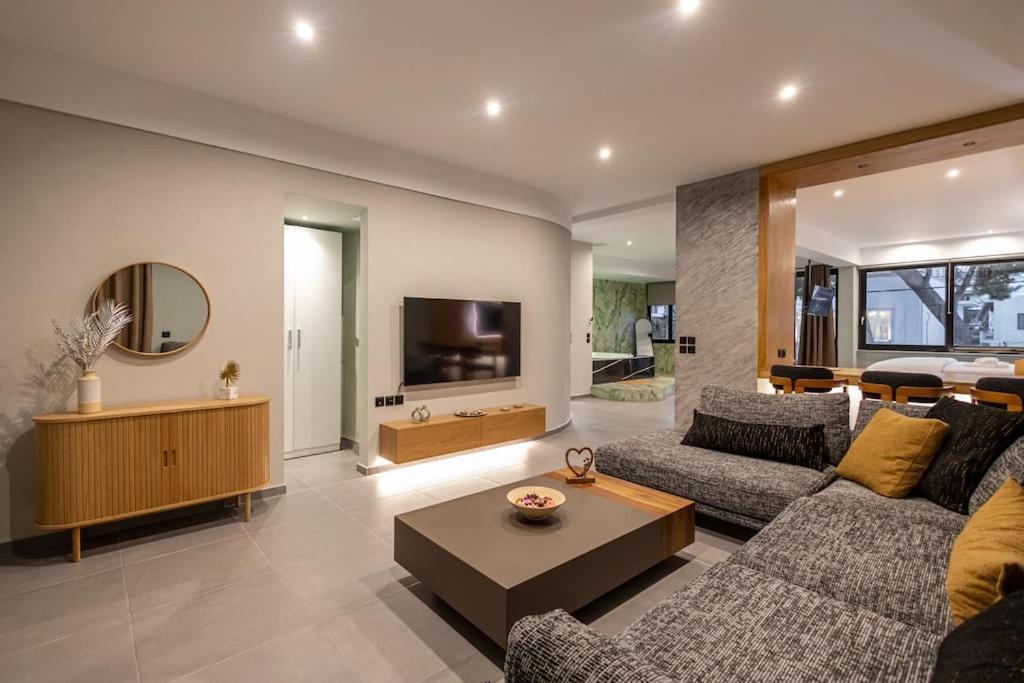 Smaragdi Luxury Jacuzzi Apartment Noho Premium Living Athén Kültér fotó